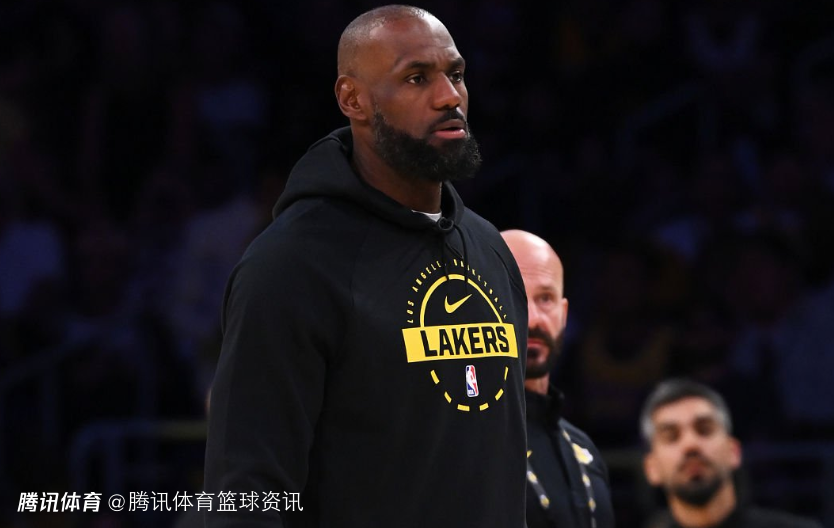 连续第三场缺席！詹姆斯因右髋挫伤和左脚关节炎无缘对阵森林狼