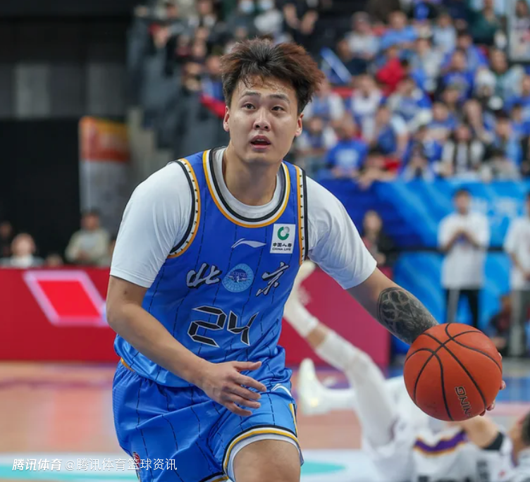 京媒：赵睿腰肌有一定损伤 方硕崴脚至少缺席1-2场比赛