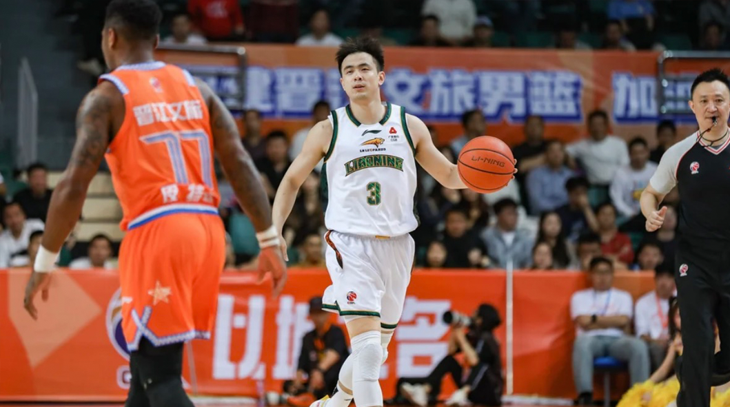 赵继伟14+6+11莫兰德20+15辽宁逆转击败福建 付豪22分马昆杜21+12