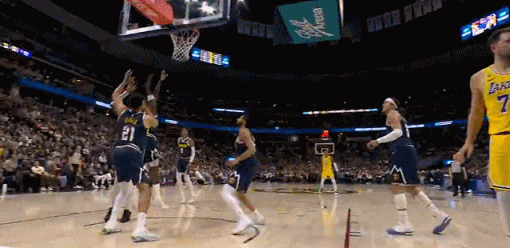 湖人官方：艾顿左眼受伤回归成疑 上半场曾被对手打中面部