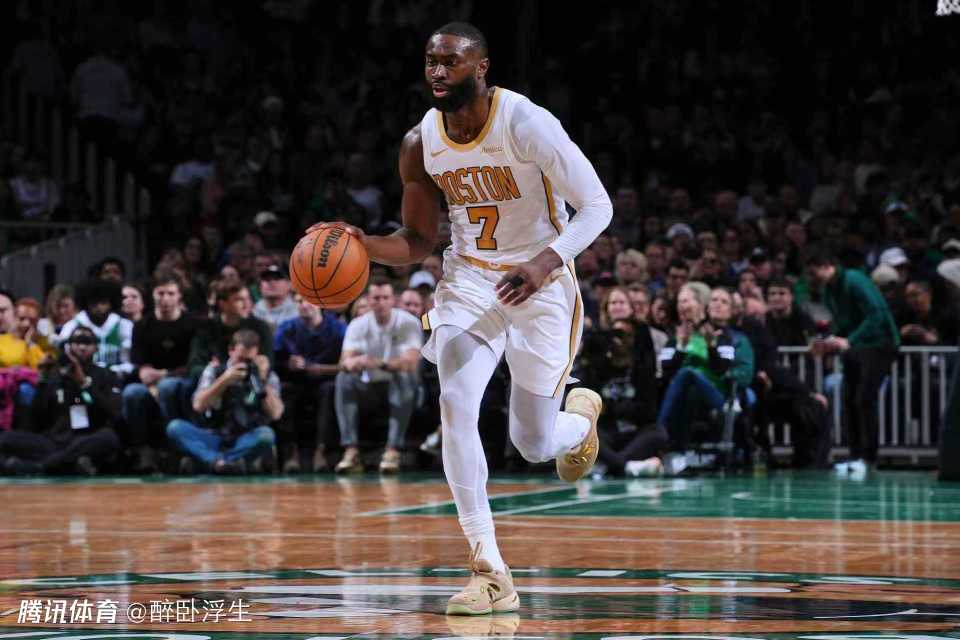 绿军21记三分大胜热火：怀特33+9三分平生涯纪录 布朗30+9+7