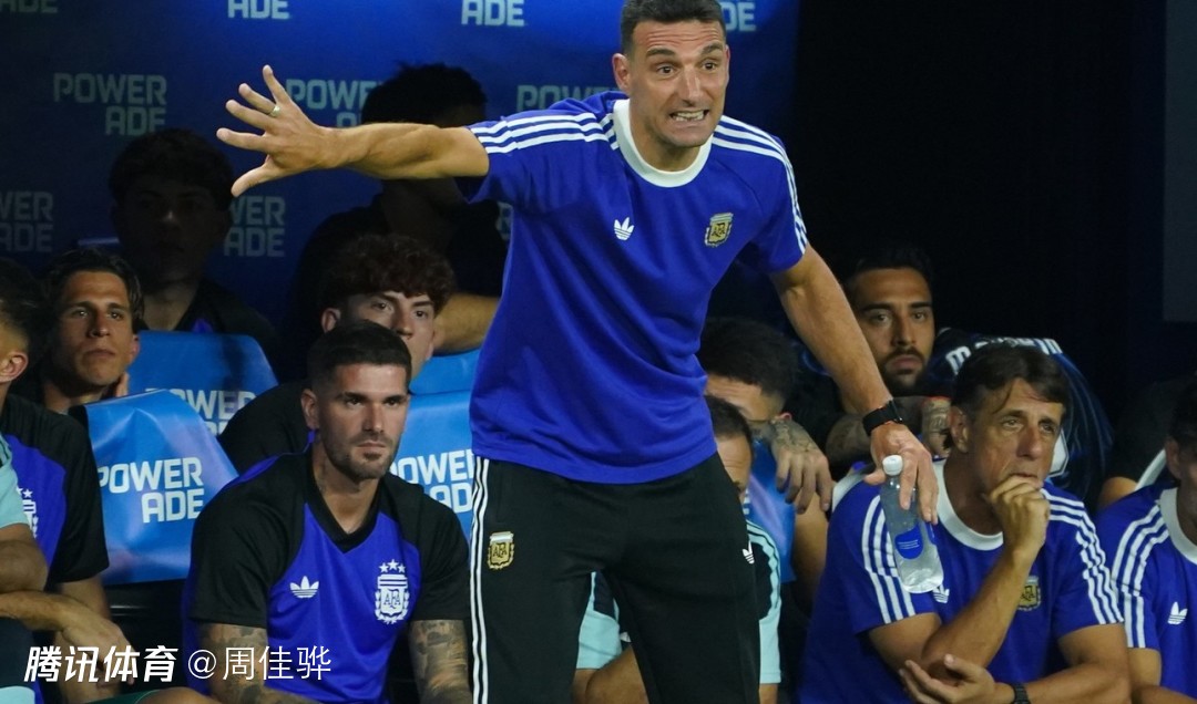 斯卡洛尼：意大利是阿根廷的兄弟国家，我为他们无缘世界杯感到难过