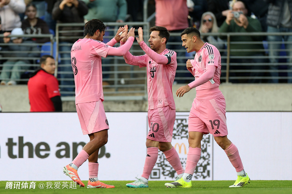 梅西生气了？赢球后径直离场！1分钟2送妙传遭吐饼，900球里程碑延后