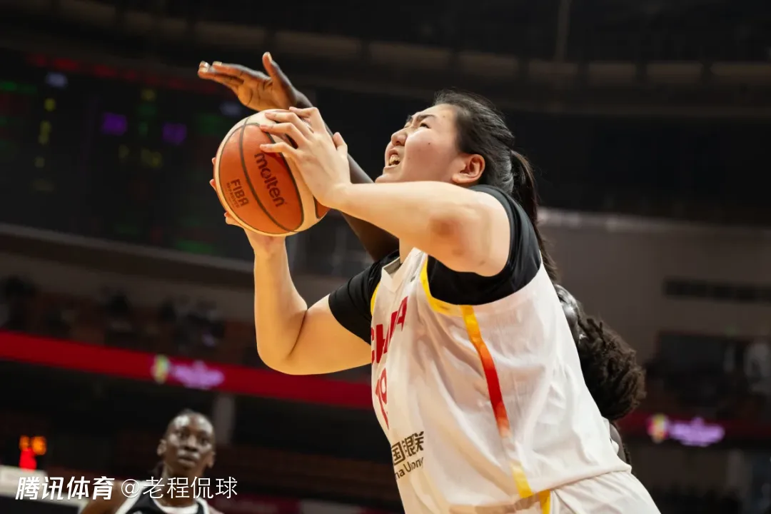 张子宇爱好是织毛衣和刺绣 王治郅一对一特训她两大能力