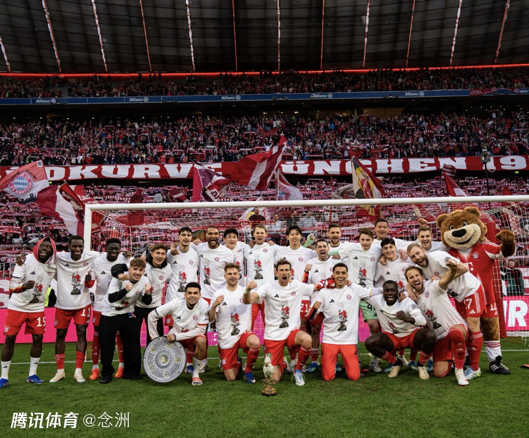 足坛一夜动态：拜仁提前4轮卫冕德甲！曼城2-1阿森纳 C罗969球