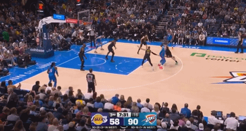 你也伤了？多尔特突破上篮重摔倒地 已返回更衣室