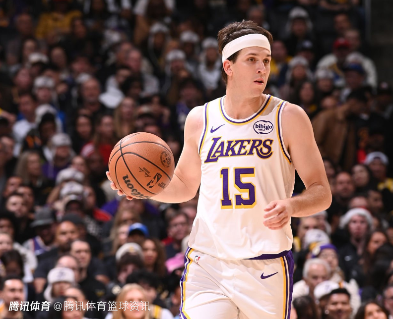 湖人官方：里夫斯左小腿酸痛 本场比赛不会回归