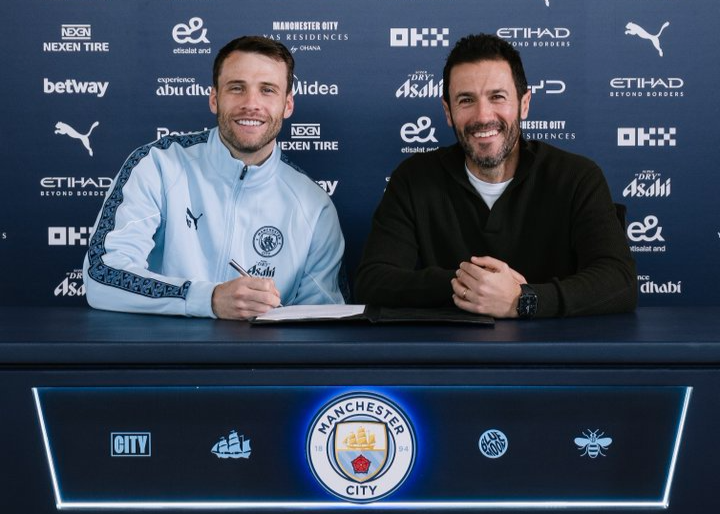 官方：曼城与三门贝蒂内利续约一年，合同至2027年夏天