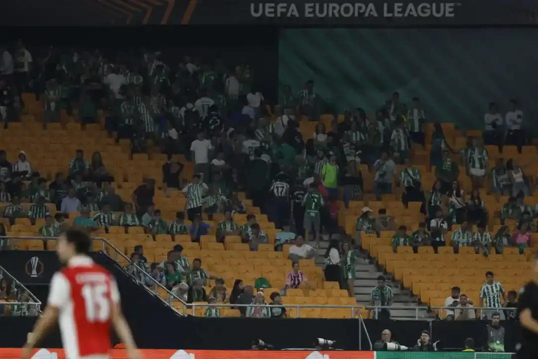 马卡：贝蒂斯主场三次误播疏散通知，大量观众匆忙逃出