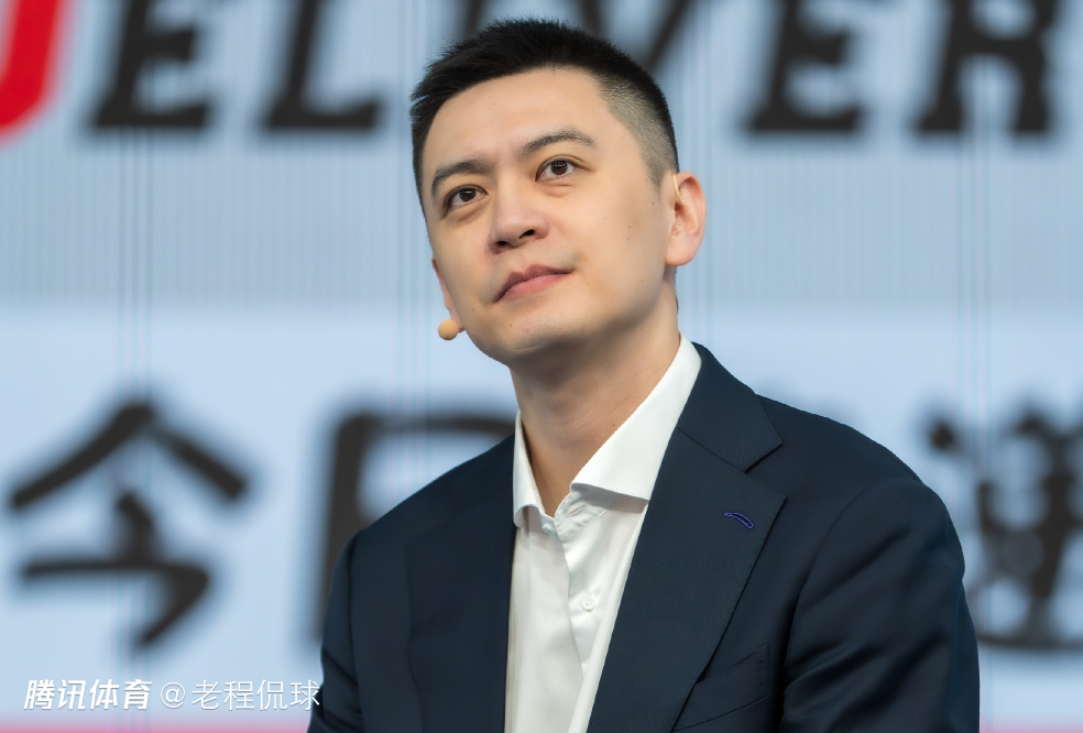 杨鸣回归解说后早上6点起床：希望每个人可以在工作中找到快乐