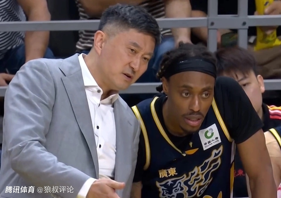 身体状态不佳！广东争议小外援8中1硬仗隐身 杜锋罕见提前弃用