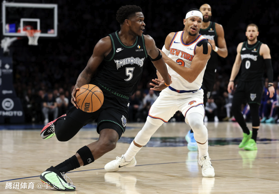 状元+老队友的较量！唐斯空砍40+13六犯离场 爱德华兹38分笑纳胜利