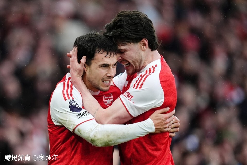 阿森纳两连胜！35天第一次，暂9分领跑，曼城将客战利物浦