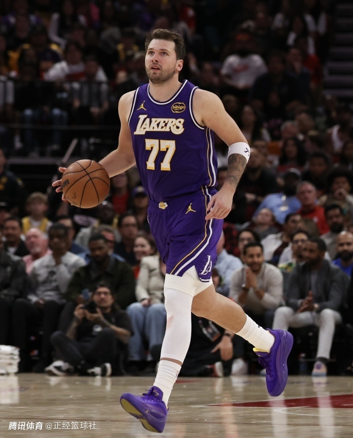 东契奇第16个技犯有望撤销！雷迪克表态要申诉：对手说了关于东妈的话