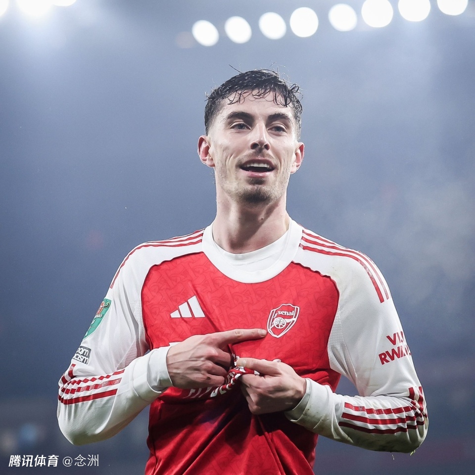 足坛一夜动态：阿森纳4-2切尔西！巴萨2-1 C罗愿重返曼联遭拒绝