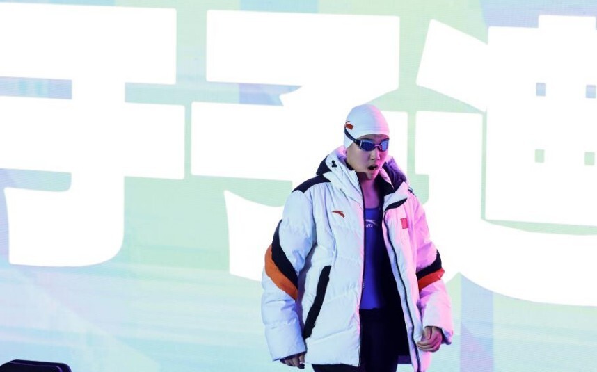 最后时刻冲刺超越！中国游泳公开赛：于子迪0.08秒优势夺200混冠军