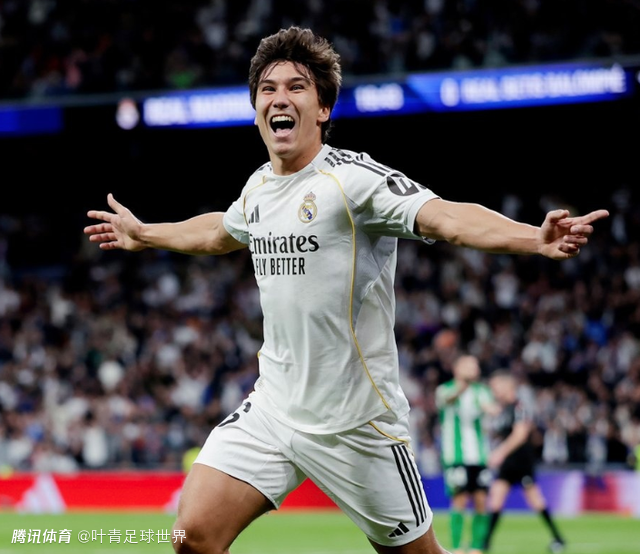 7万人鼓掌 皇马21岁小将封神战：完美戴帽 佛爷亲自祝贺