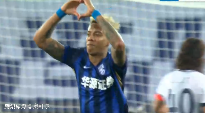 武汉三镇赛季首球！卡迪斯轰超级世界波，标王打出身价，媒体人点赞