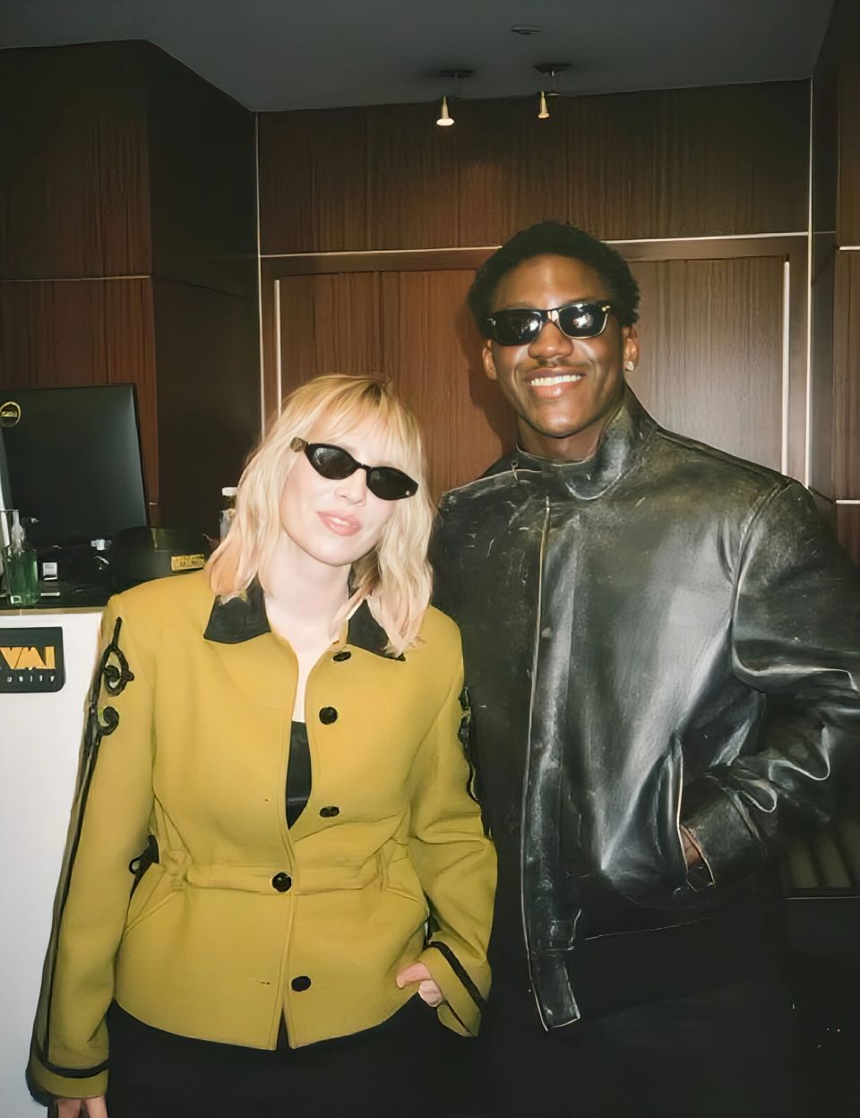 曼联承诺新帝星续约后坐稳主力！改变夏窗引援计划，只签一高价中场