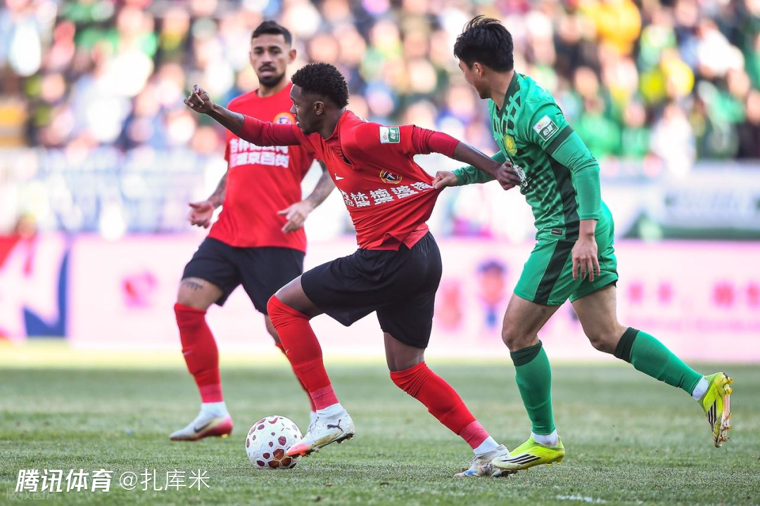 半场战报-姆本扎传射、热菲尼奥空门建功，辽宁暂2-0国安