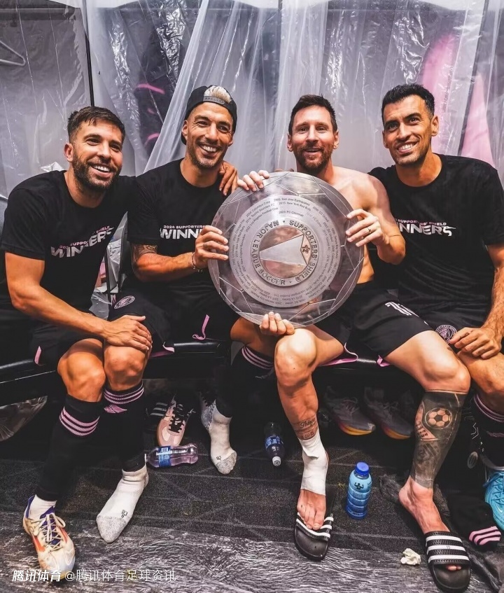 官方：迈阿密国际与38岁前锋苏亚雷斯完成续约 新合同至2026年底