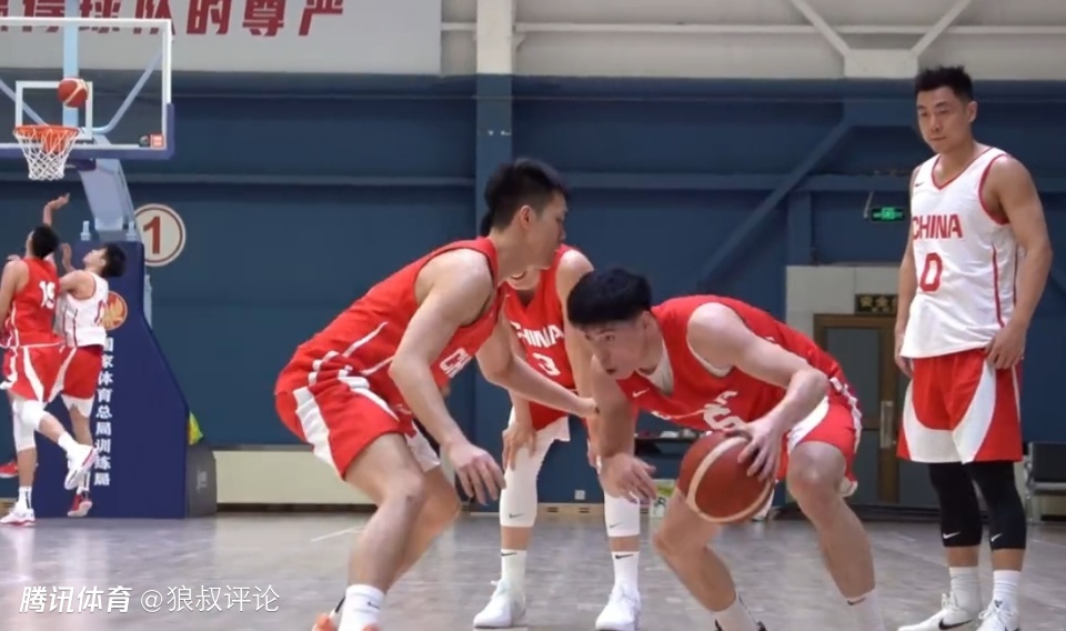 热议中国男篮14人名单：高诗岩赵睿赵继伟领衔30+老将出征