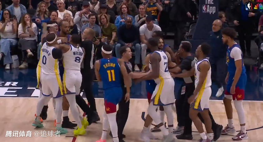勇士掘金冲突3人吃T！多人推搡险打架 小佩顿还撞倒对手吃一级恶犯