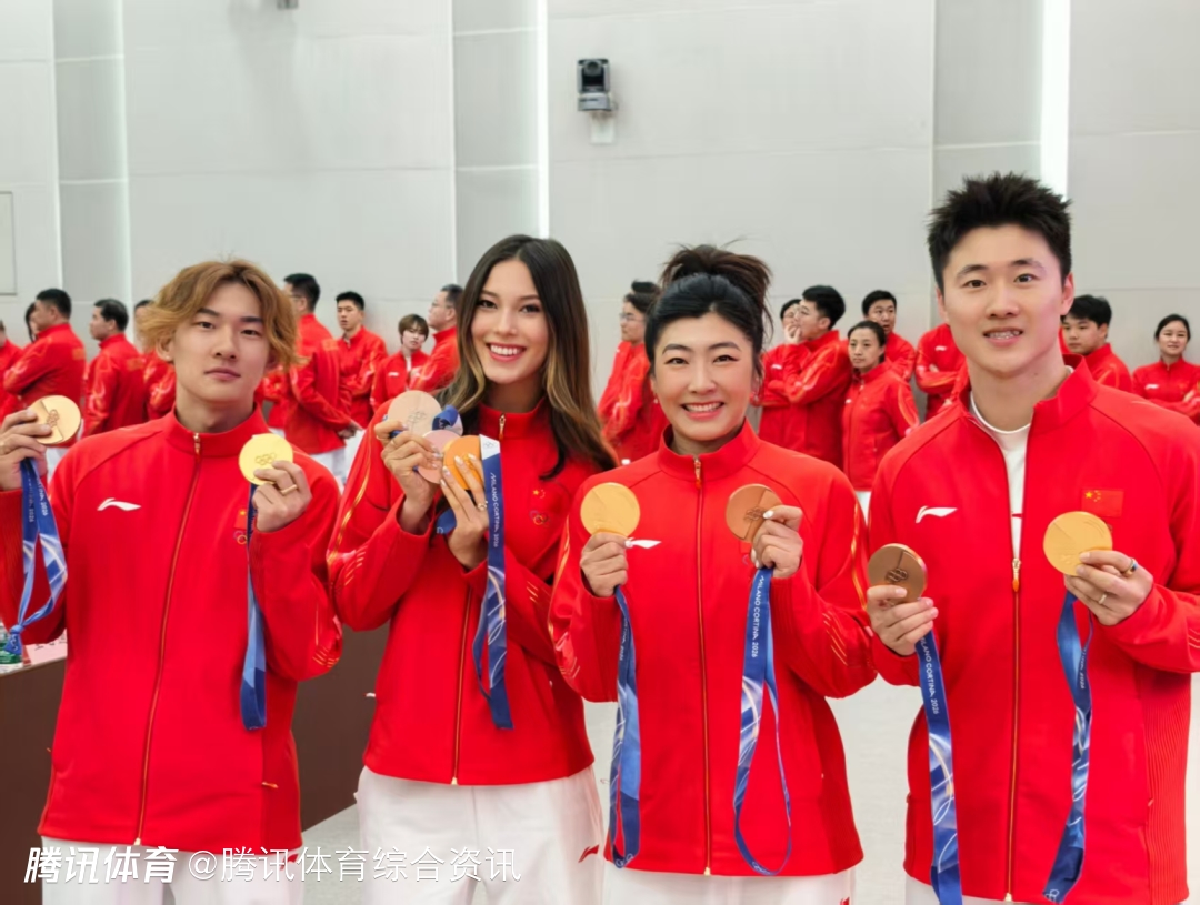 徐梦桃晒合照相约法国见：四年每一步都很扎实 希望更多次在赛场升国旗奏国歌