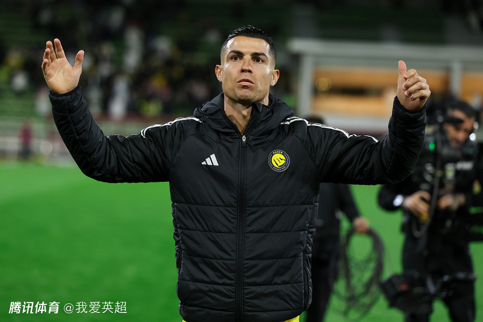 仅6.1分！41岁C罗第35次失点：空门离谱踢偏+4射0球，伤退或缺阵2周