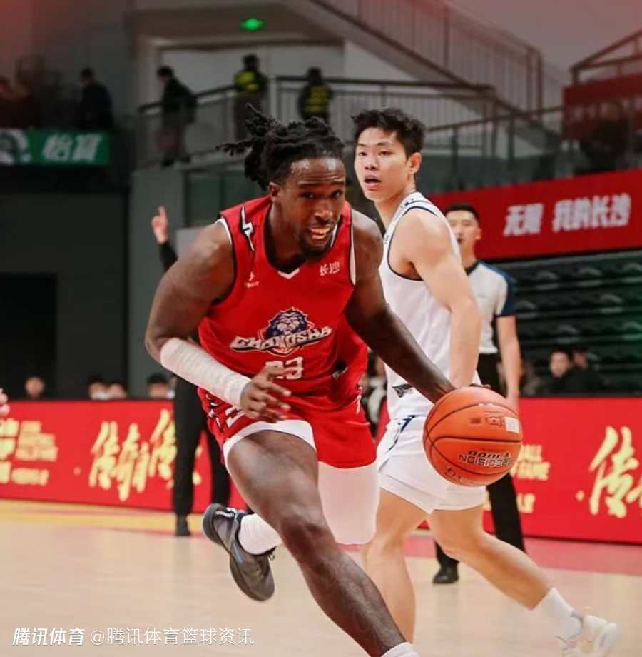 天津男篮签约凯文-克罗斯 本季效力NBL湖南勇胜场均24.2分