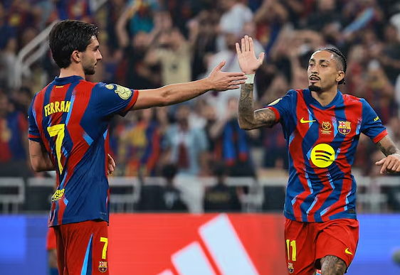 西超杯：巴萨5-0大胜进决赛 拉菲尼亚两球费尔明1射2传