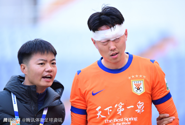 已去医院检查！高准翼争顶和对手相撞头部受伤眉骨出血 缠着绷带眼部肿胀