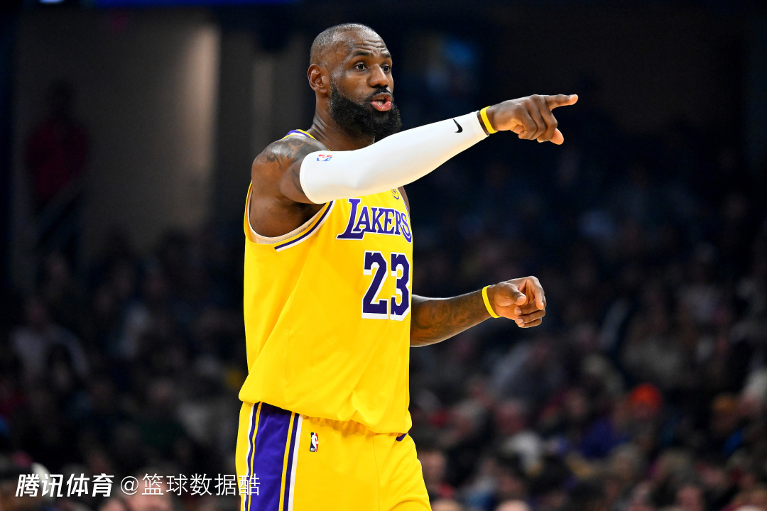 詹姆斯：八年前离开骑士时没想到现在还在打 41岁仍在跟时间战斗