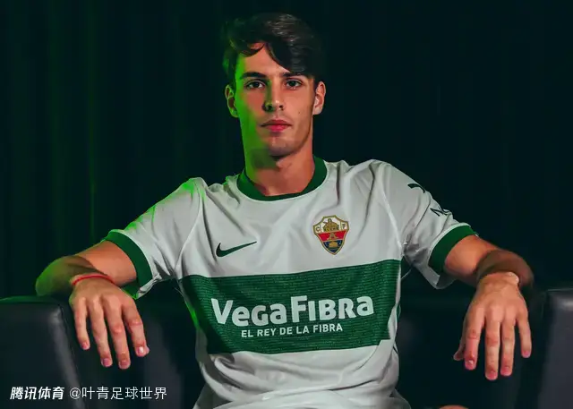 雷东多之子做客伯纳乌：挑战皇马！身价400万 曾是梅西队友