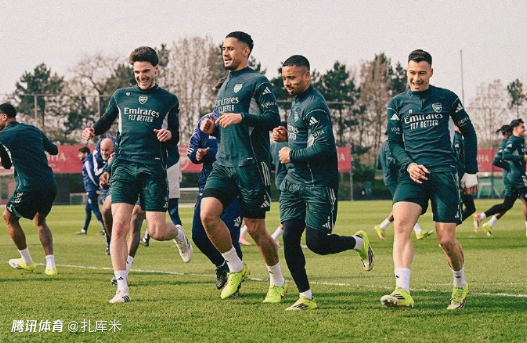 五大联赛又一冠！阿森纳加冕即破33年魔咒，曼城夺冠即摆脱阴影