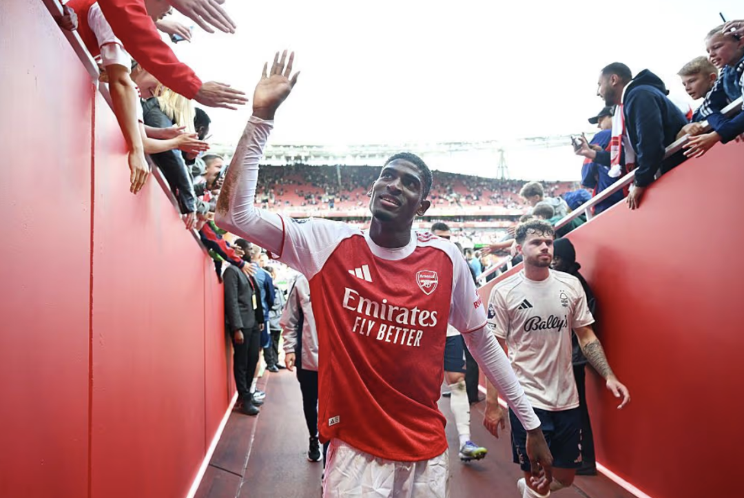 记者：阿森纳打算下赛季将后卫莫斯克拉外租到顶级球队一年