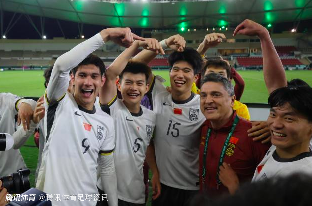 《体坛周报》揭秘安东尼奥成功之道：外紧内松！让快乐足球进行到底