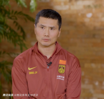 邵佳一：有很多球员具备在欧洲踢球 但留洋不是越早越好 应先在国内站稳脚跟