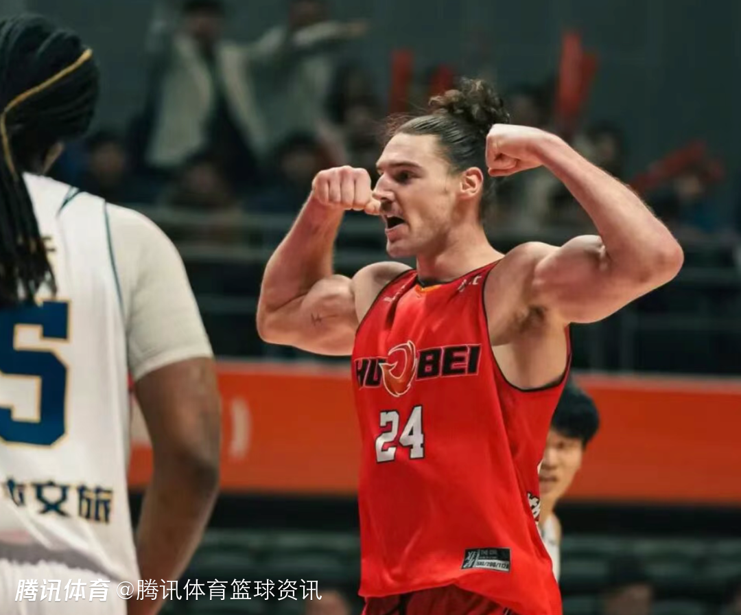 山东男篮官方：克里斯预计伤停3-4周 球队和斯蒂尔完成签约 