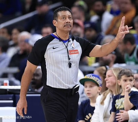 名哨腿筋拉伤无限期休战！昨日坐轮椅离场 有望常规赛结束前回归