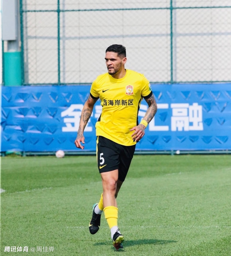 山东泰山错失头号目标！巴西铁闸回国踢球，租借期一年