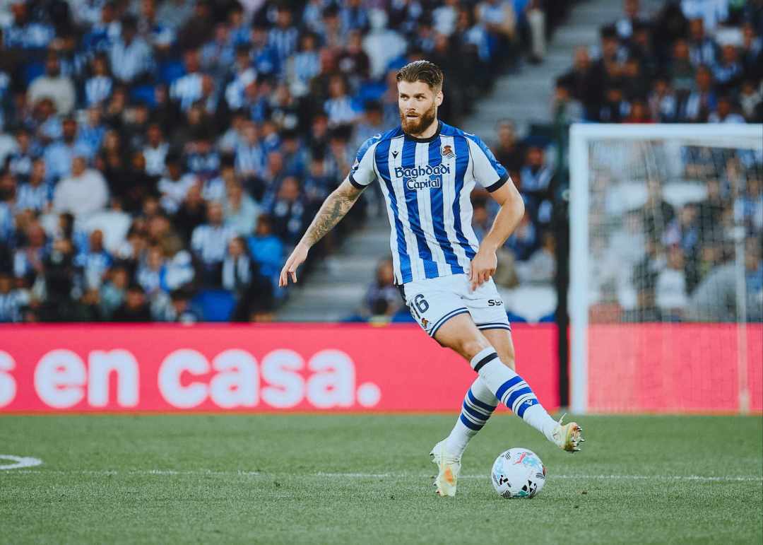 官方：皇家社会中卫卡尔上轮黄牌被撤销，本轮可以出战