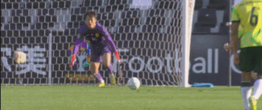 两分钟两神扑！李昊门前如有神助 媒体人齐赞：国家队门将换代可以上他了