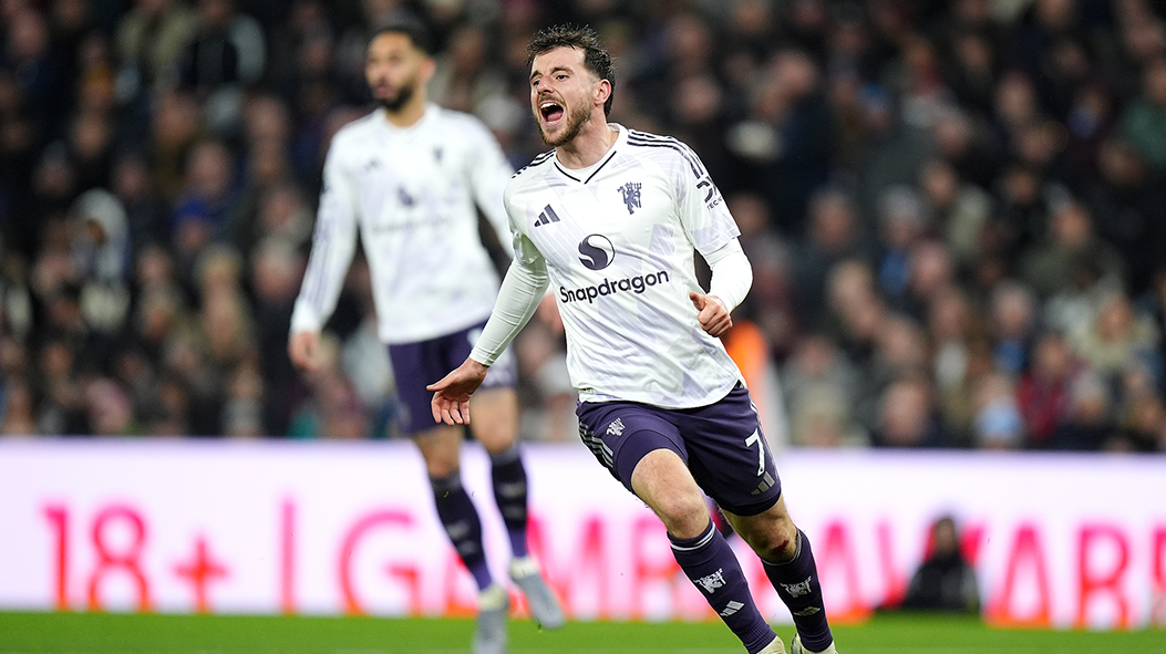 英超：塞斯科梅开二度曼联2-2战平伯恩利 杰顿替补破门