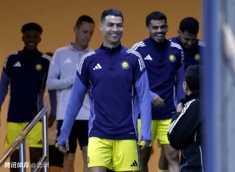 足坛一夜动态：结清拖欠工资后C罗或结束罢赛 中乙队官宣退出职业联赛