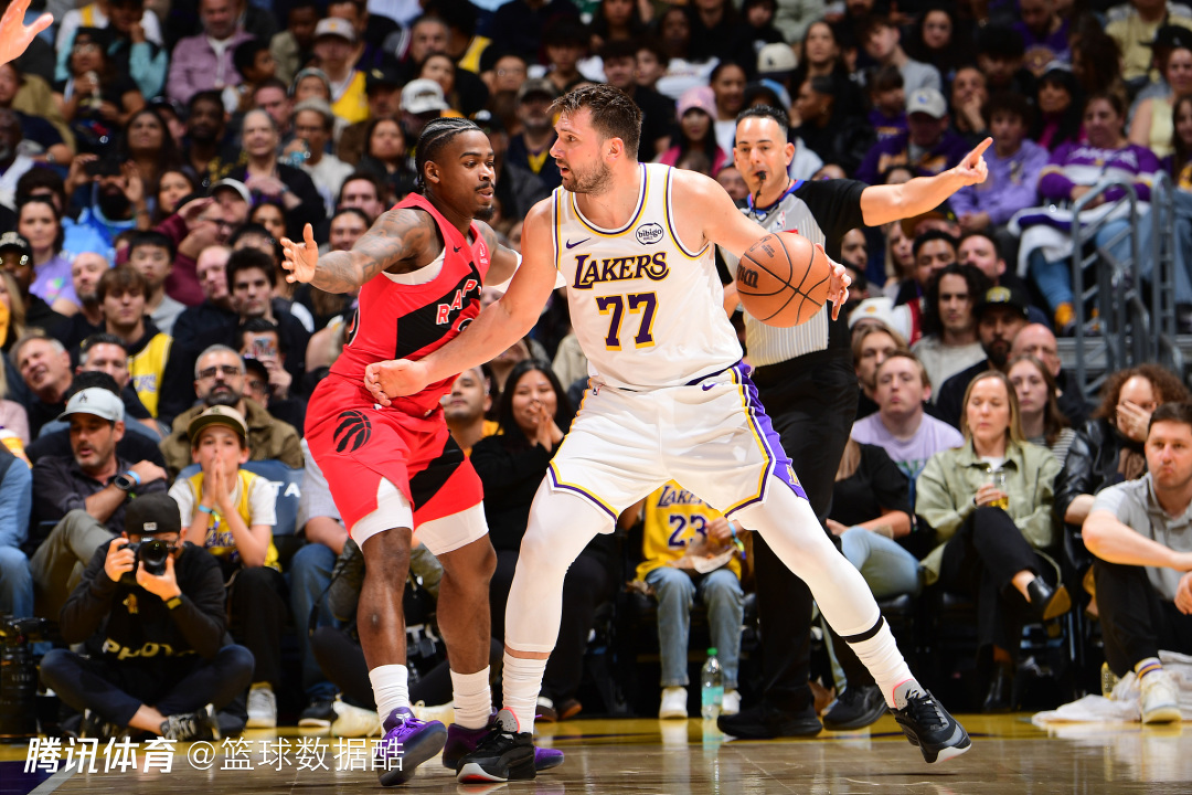 艾顿百分百准星轰25分零失误队史首人 东契奇：他表现好胜率就高