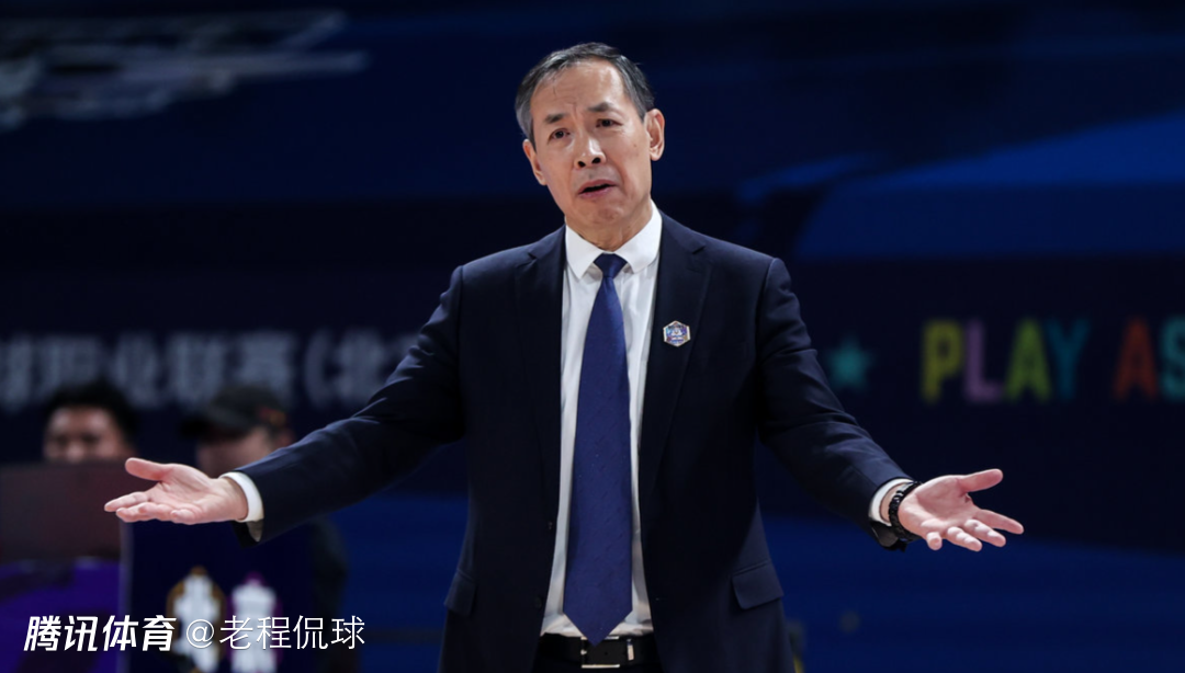 媒体人：北京主帅太儒雅 该学杜锋骂人抽打不上进球员