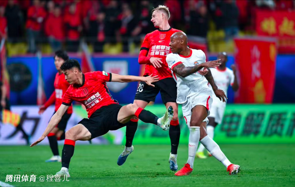 中超：蓉城1-0海牛两连胜领跑 罗慕洛角球破门 牟鹏飞屡送神扑难救主