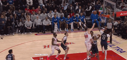 又伤一个！独行侠官方：PJ-华盛顿头部挫伤 退出与火箭剩余比赛