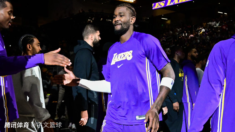 艾顿怎么了？近5战场均仅9.4分6.2篮板 对决灰熊末节被雪藏坐穿板凳